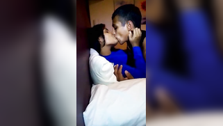 Indian sex begins with young couple sharing passionate XXX kisses | XXX Video on AllSex.XXX