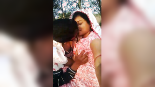 Horny Desi guy passionately makes out with GF in outdoor XXX clip | XXX Video on AllSex.XXX