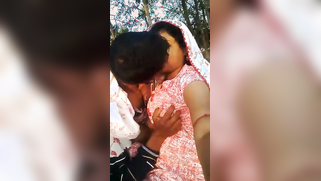 Horny Desi guy passionately makes out with GF in outdoor XXX clip | XXX Video on AllSex.XXX