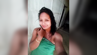 Eye-candy Desi gives a house tour and exposes XXX twins at once