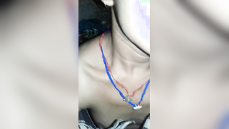 Persistent cameraguy manages to see Indian girl's small XXX bumps | XXX Video on AllSex.XXX