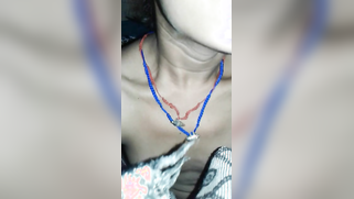 Persistent cameraguy manages to see Indian girl's small XXX bumps | XXX Video on AllSex.XXX