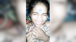 Persistent cameraguy manages to see Indian girl's small XXX bumps