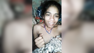 Persistent cameraguy manages to see Indian girl's small XXX bumps | XXX Video on AllSex.XXX