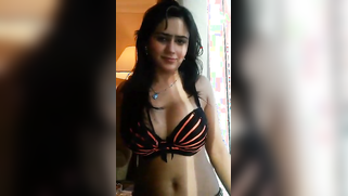 Cheerful Desi besties dance in the hotel room waiting for XXX partners | XXX Video on AllSex.XXX