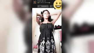 Stranger convinces the attractive Indian girl show XXX parts