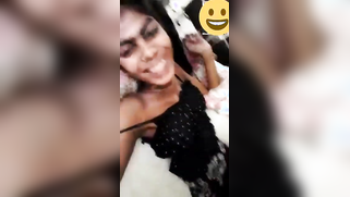 Stranger convinces the attractive Indian girl show XXX parts | XXX Video on AllSex.XXX