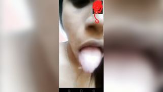 Webcam girl hopes to be tipped by a strange Indian guy for XXX sesh