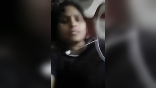 Indian student is lucky to see married woman's juicy XXX melons