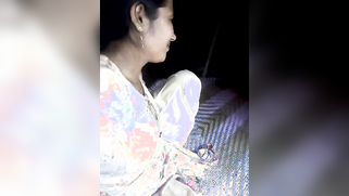 Fucker impatiently waits for the Desi to undress and drill her XXX hole