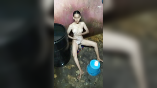 Skinny Indian girl takes a bath and films the amateur XXX video | XXX Video on AllSex.XXX