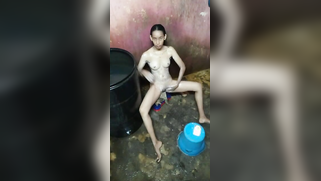 Skinny Indian girl takes a bath and films the amateur XXX video | XXX Video on AllSex.XXX