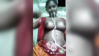 Mischievous Indian wench shakes nice boobies during XXX call | XXX Video on AllSex.XXX