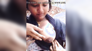 Lucky cameraguy approaches Indian beauty who pulls XXX cherry out | XXX Video on AllSex.XXX