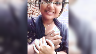 Lucky cameraguy approaches Indian beauty who pulls XXX cherry out | XXX Video on AllSex.XXX
