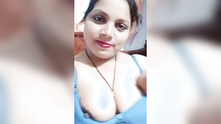 Spectators have opportunity to see Indian camgirl's XXX bulges | XXX Video on AllSex.XXX