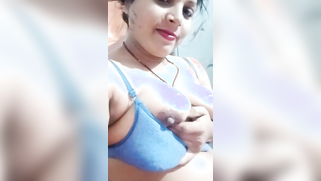 Spectators have opportunity to see Indian camgirl's XXX bulges | XXX Video on AllSex.XXX