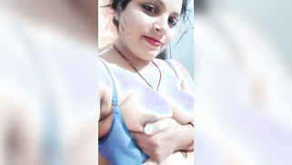 Spectators have opportunity to see Indian camgirl's XXX bulges | XXX Video on AllSex.XXX