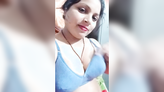 Spectators have opportunity to see Indian camgirl's XXX bulges | XXX Video on AllSex.XXX