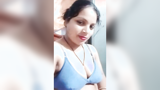 Spectators have opportunity to see Indian camgirl's XXX bulges | XXX Video on AllSex.XXX