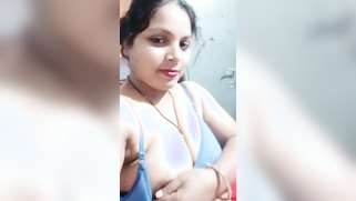 Spectators have opportunity to see Indian camgirl's XXX bulges | XXX Video on AllSex.XXX