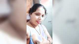 Spectators have opportunity to see Indian camgirl's XXX bulges | XXX Video on AllSex.XXX