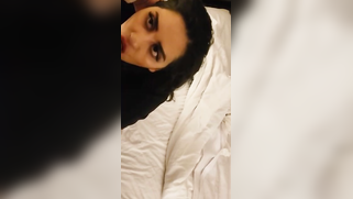 Good XXX blowing by the Desi bitch with fake eyelashes and red lips | XXX Video on AllSex.XXX