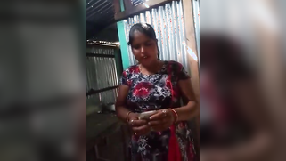 Desi housewife is paid for the opportunity to see her XXX parts | XXX Video on AllSex.XXX