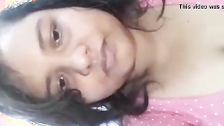 Indian MILF puts camera down there and films pissing in XXX video | XXX Video on AllSex.XXX