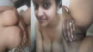 XXX video of Indian love who relaxes naked on camera in the bathroom
