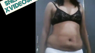 Shameless Indian MILF slowly strips and flashes boobs in XXX video | XXX Video on AllSex.XXX