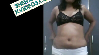 Shameless Indian MILF slowly strips and flashes boobs in XXX video | XXX Video on AllSex.XXX