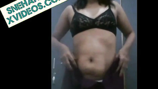 Shameless Indian MILF slowly strips and flashes boobs in XXX video | XXX Video on AllSex.XXX