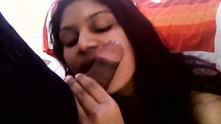 Indian MILF proves that she knows all about XXX blowjob on camera | XXX Video on AllSex.XXX