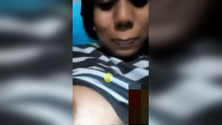 Impudent Desi babe permits XXX fans to see hard dark nipples close-up | XXX Video on AllSex.XXX