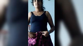 Desi colleen bought camera to show how she fingers herself in XXX show | XXX Video on AllSex.XXX