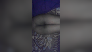 Desi wife is keen to show natural boobs and give a XXX blowjob in bed | XXX Video on AllSex.XXX