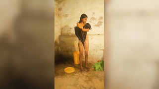 Bodacious Desi hooker with slim body takes shower in such a XXX way | XXX Video on AllSex.XXX