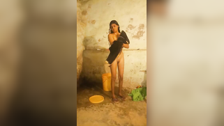 Bodacious Desi hooker with slim body takes shower in such a XXX way | XXX Video on AllSex.XXX