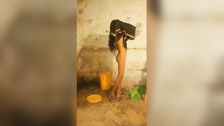 Bodacious Desi hooker with slim body takes shower in such a XXX way | XXX Video on AllSex.XXX