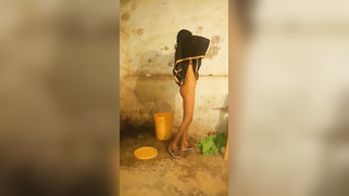 Bodacious Desi hooker with slim body takes shower in such a XXX way