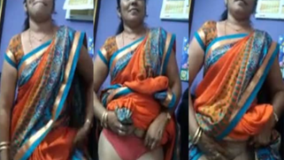 Young Indian woman pulls sari up a bit and shows cunt in XXX video | XXX Video on AllSex.XXX