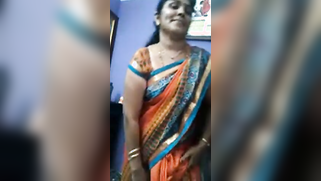 Young Indian woman pulls sari up a bit and shows cunt in XXX video | XXX Video on AllSex.XXX