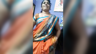 Young Indian woman pulls sari up a bit and shows cunt in XXX video | XXX Video on AllSex.XXX