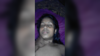 Liquid lips of thin Desi whore work on boy's XXX-sized cock close-up