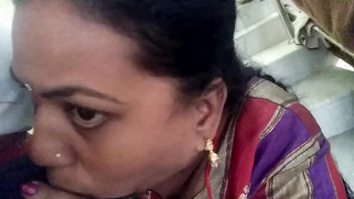 Mature Indian woman in sari moves head back and forth in XXX video | XXX Video on AllSex.XXX