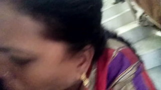 Mature Indian woman in sari moves head back and forth in XXX video | XXX Video on AllSex.XXX