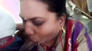 Mature Indian woman in sari moves head back and forth in XXX video | XXX Video on AllSex.XXX