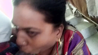 Mature Indian woman in sari moves head back and forth in XXX video | XXX Video on AllSex.XXX