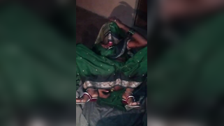 Desi chick demonstrates how she penetrates pink XXX tunnel online | XXX Video on AllSex.XXX